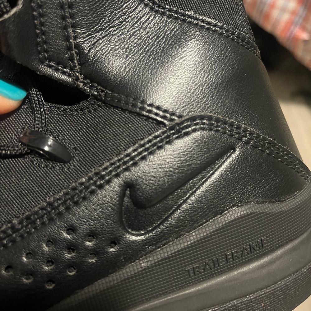 Nike tactical boots
SFS - Picture 10 of 15
